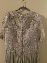 Chiffon Pleated Lace Applique A Line With 1/2 Sleeves Dress